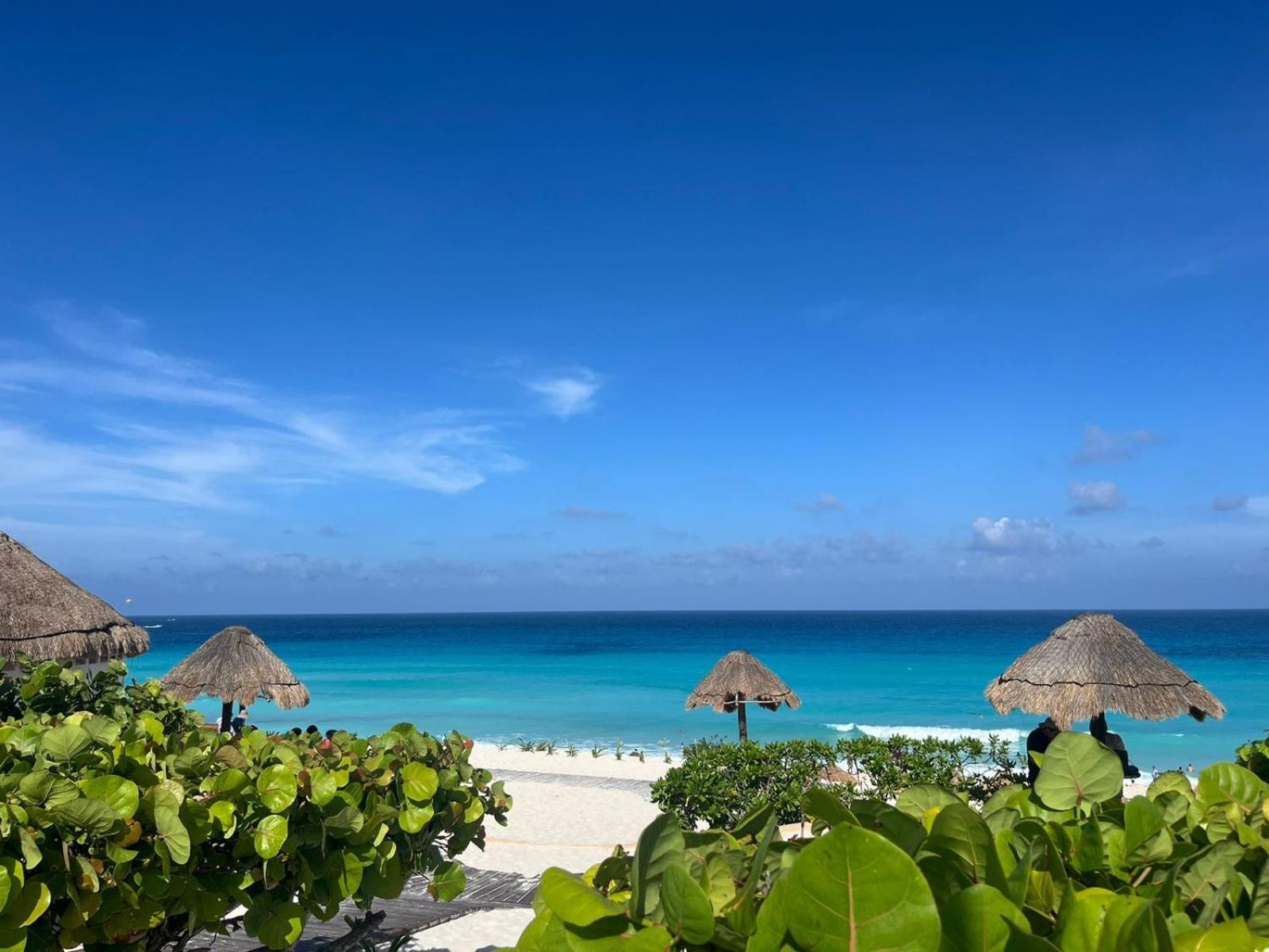Astoria Gated Condos Cancún Exterior foto