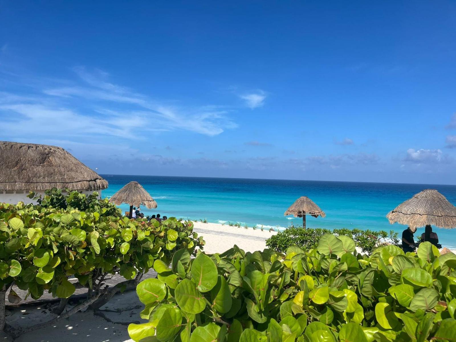 Astoria Gated Condos Cancún Exterior foto